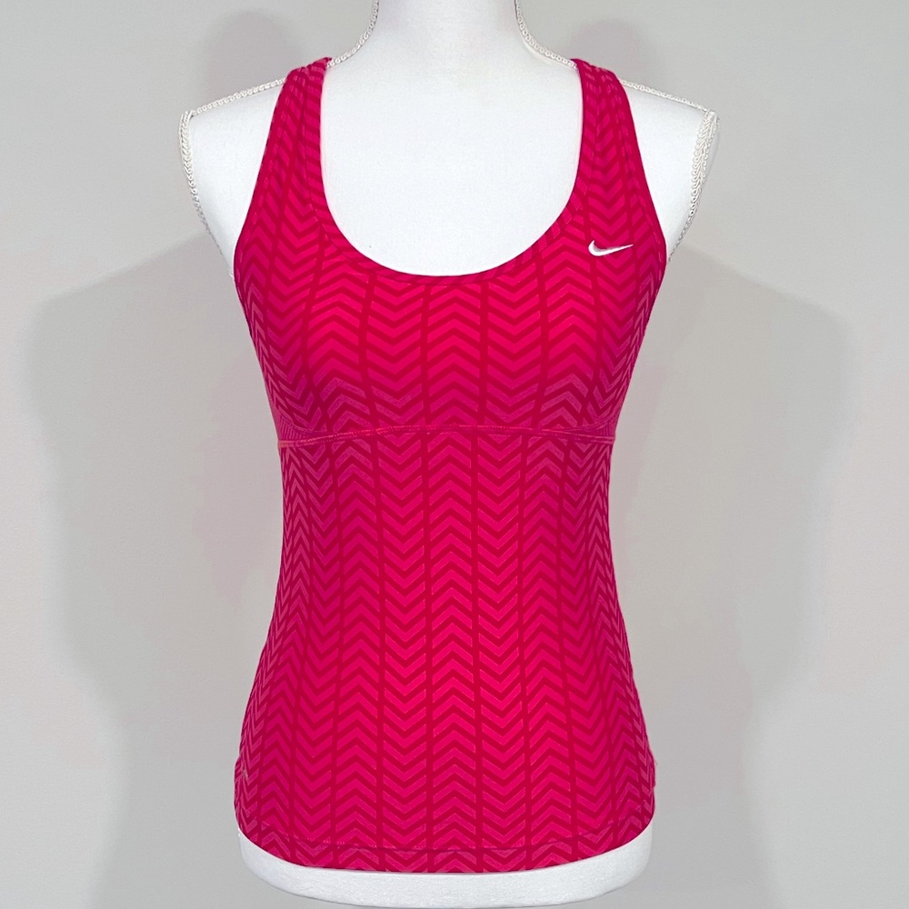 NIKE athletic tank with supportive lining. Size S. EUC.  Coral & red chevron.